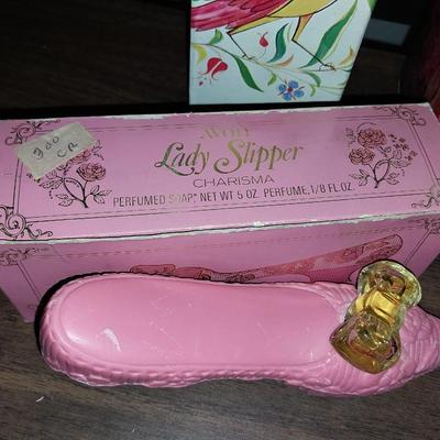 VINTAGE PEACHS SOAP JAR-CREAMERY HAND LOTION-CHAMPAGNE BOTTLE PERFUME-LADY SLIPPER