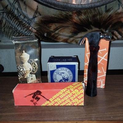 VINTAGE HAMMER-SKATEBOARDER-VINTAGE GRINDER -ARCTIC KING POLOR BEAR