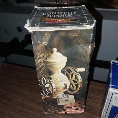 VINTAGE HAMMER-SKATEBOARDER-VINTAGE GRINDER -ARCTIC KING POLOR BEAR