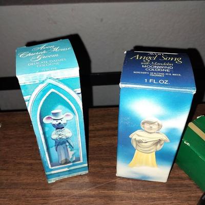 VINTAGE CHICKADEE "HERES MY HEART" COLOGNE-SNOWFLAKE BELL-ANGLE SONG-CHURCH MOUSE-MORE