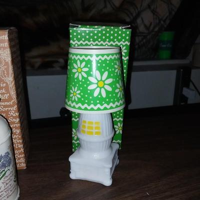 VINTAGE PINEAPPLE-LITTLE BURRO-VINTAGE LAMP AND HAND LOTION