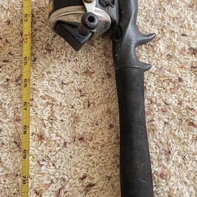 Rhino Kevlar Fishing Pole with Zebco Reel (B)