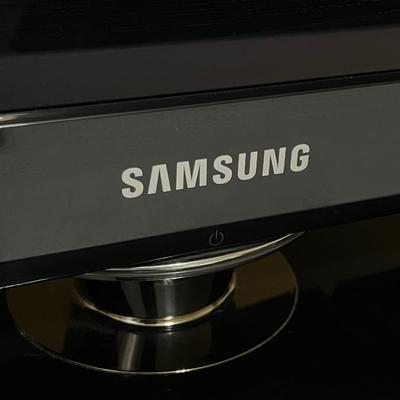 SAMSUNG ~ Duo (2) 40â€ TV & Blue Ray DVD Player ~ *Read Details