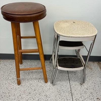 lot 1170 wood and metal stools