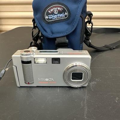 Lot 1188 Minolta Dimage F200 camera