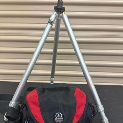 Lot 1192 tripod and camera bag