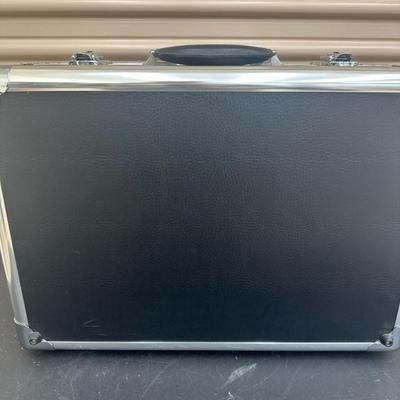 Lot 1194 gear case