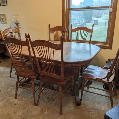 Solid Oak Dining Table, 6 chairs, 2-18" leaves