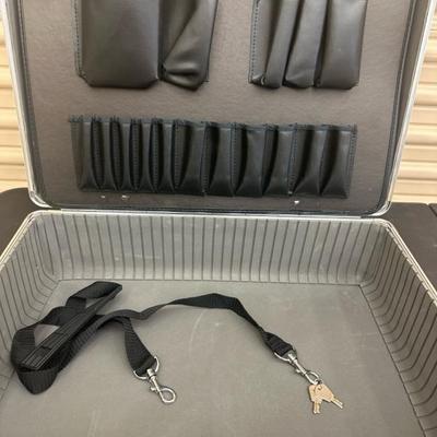 Lot 1195 Gear case