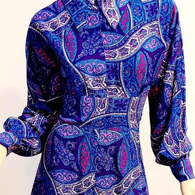 Vtg 70s Paisley Maxi dress Poet Collar Dolman sleeves