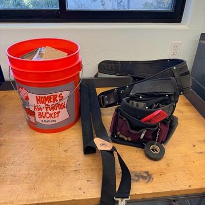 lot 1229 tool belt with miscellaneous hardware