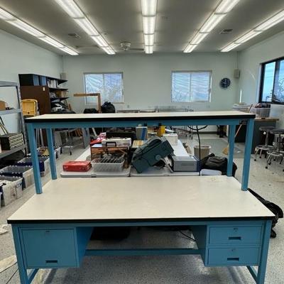 lot 1230 metal workstation