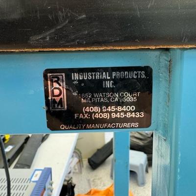 lot 1230 metal workstation