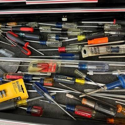 Lot 1233 variety of screwdrivers, including craftsman screwdrivers