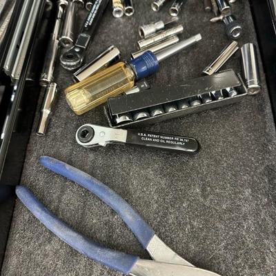Lot 1239 miscellaneous wrenches and tools, some of them craftsman