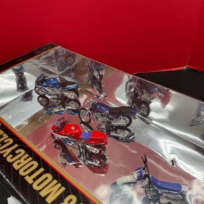 Lot 1253 Maisto 1:18 motorcycle collection