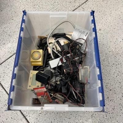 lot 1271 Miscellaneous cables