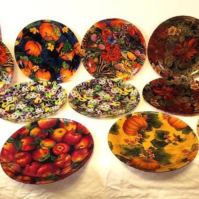 Lot #9 Lot of 12 Decorative Glass Plates