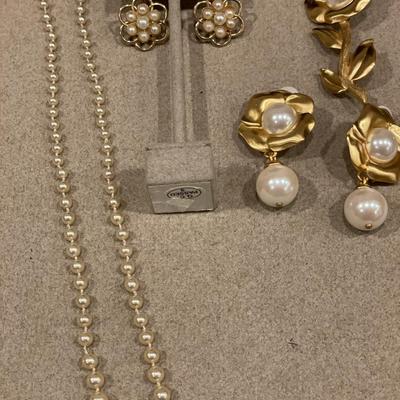 Faux pearl and gold tone jewelry