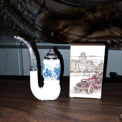 VINTAGE SHIRT & TIE-LARGE CHESS PIECE-FIRE ALARM BOX-TOBACCO PIPE
