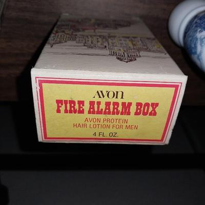 VINTAGE SHIRT & TIE-LARGE CHESS PIECE-FIRE ALARM BOX-TOBACCO PIPE