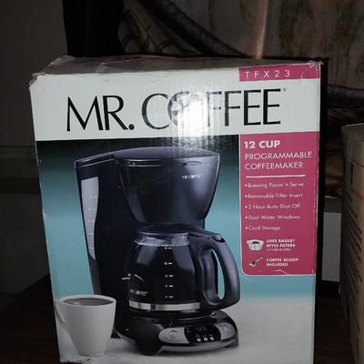 NIB 12 CUP MR COFFEE MAKER AND RIVAL CROCK POT