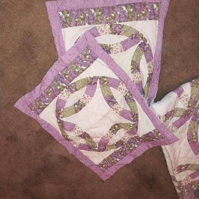 COMFORTER/MATCHING SHAMS AND THROW PILLOWS