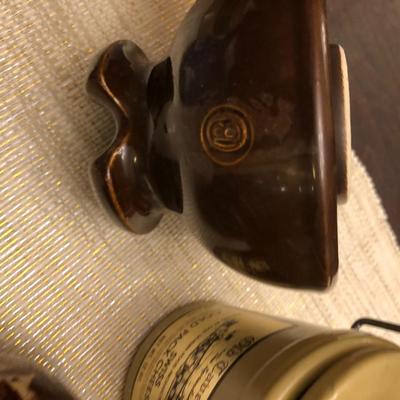 VARIOUS SMALL CROCKS, BOWLS, AND POTTERY PITCHERS