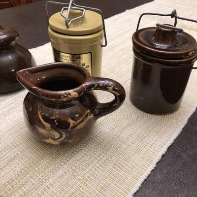 VARIOUS SMALL CROCKS, BOWLS, AND POTTERY PITCHERS
