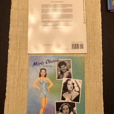 PAPER DOLLS LOT (4)
