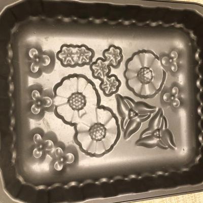 CAKE AND PIE GLASSWARE AND MORE