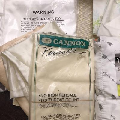 VARIOUS BEDDING / LINENS