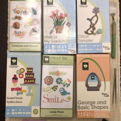 CRICUT MACHINE AND ACCESSORIES