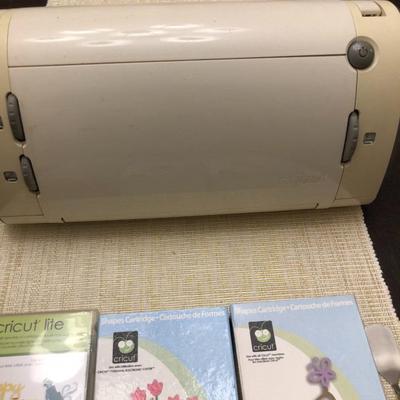 CRICUT MACHINE AND ACCESSORIES