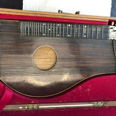 ANTIQUE MANDOLIN / ZITHER IN WOODEN CASE