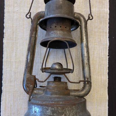 OLD LANTERN / CORDLESS IRON