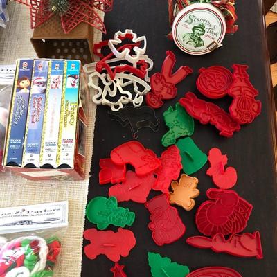MISC CHRISTMAS DÃ‰COR AND VINTAGE COOKIE CUTTERS