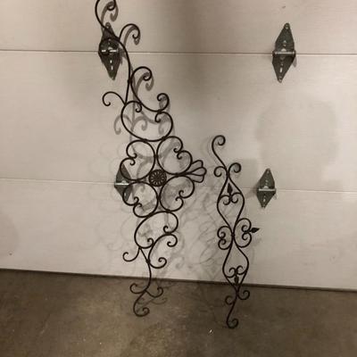 DECORATIVE METAL WALL HANGINGS