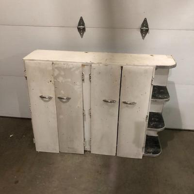 VINTAGE WHITE SHELF / CABINET W/ DOORS