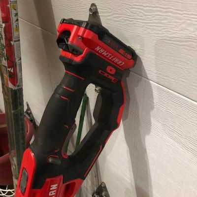 GARDEN LOT W/ CRAFTSMAN ELECTRIC TRIMMER