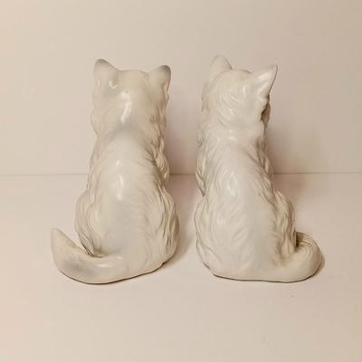 LOT15-O: Fox and Kittens Figurines - Pair of Lefton Cats; Pair of Goebel Signed Cats and a Lefton Fox
