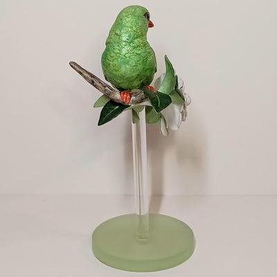 LOT22-O: Set of 3 Vintage Franklin Mint Tropical Bird Figurines with 2 Small Parrot Figures