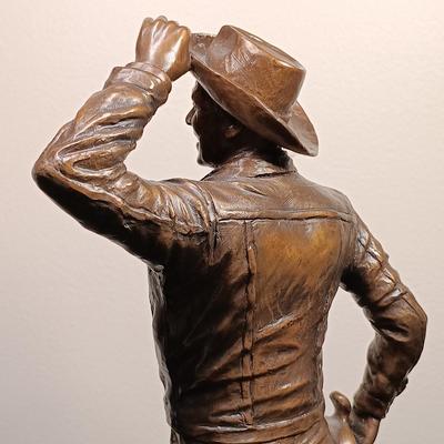 LOT 32-O: Franklin Mint Ronald Reagan Bronze Statue