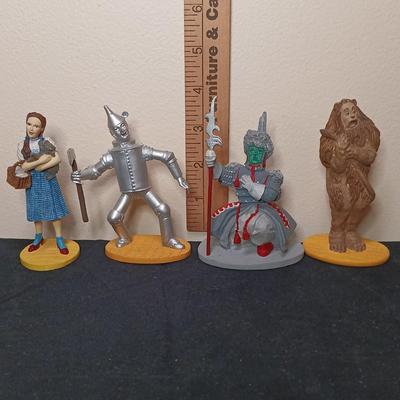 LOT 36KP: Collection of Vintage Franklin Mint Wizard of Oz Figurines
