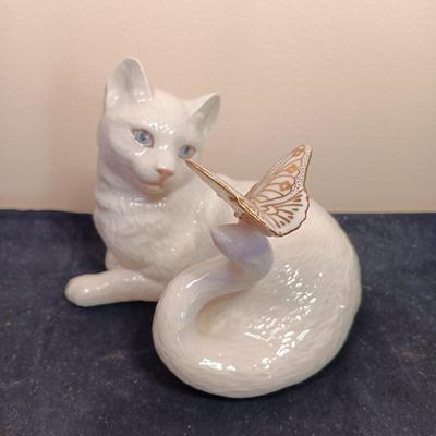 LOT:54: Beautiful Lenox Springtime Collection Featuring a Porcelain Cat with Butterfly Figurine, Moringside Cottage Picture Frame, Bud...