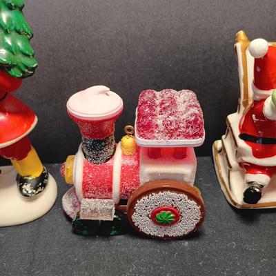 LOT 270D: Vintage Danbury Mint Santa Around the World Ornaments, Napco, Lego Taiwan Ceramics & More
