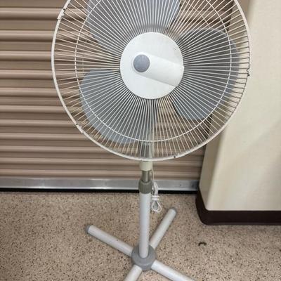 Lot 1279 floor fan