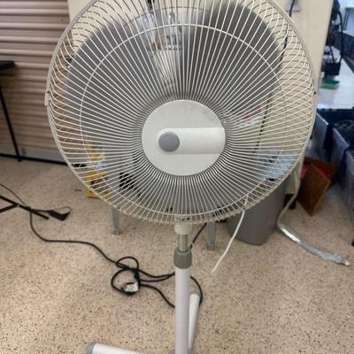 Lot 1279 floor fan