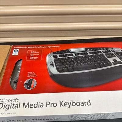 Lot 1283 computer keyboards