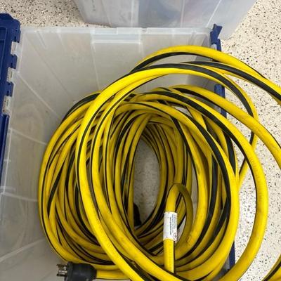 Lot 1285 2 extension cords